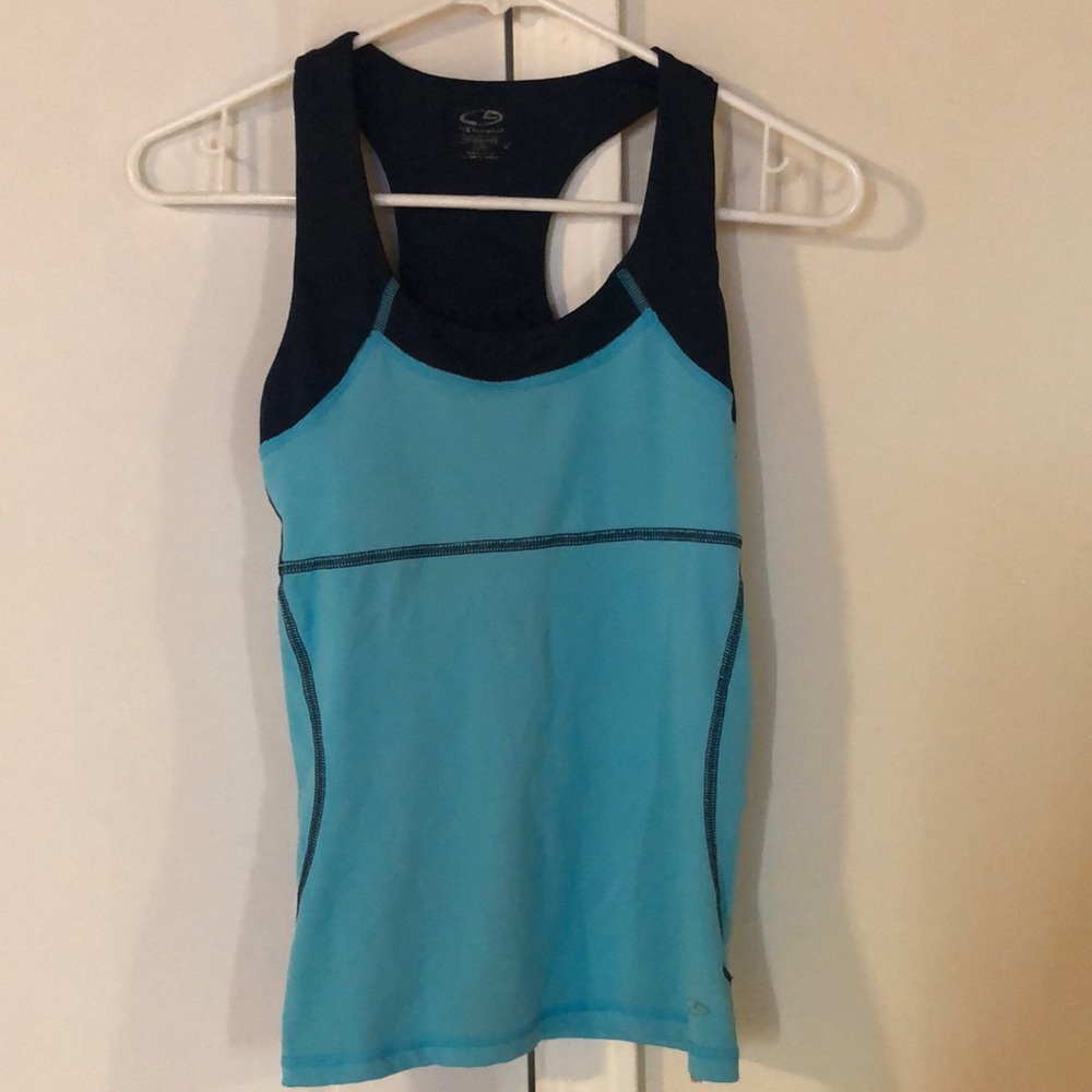 Women’s workout top